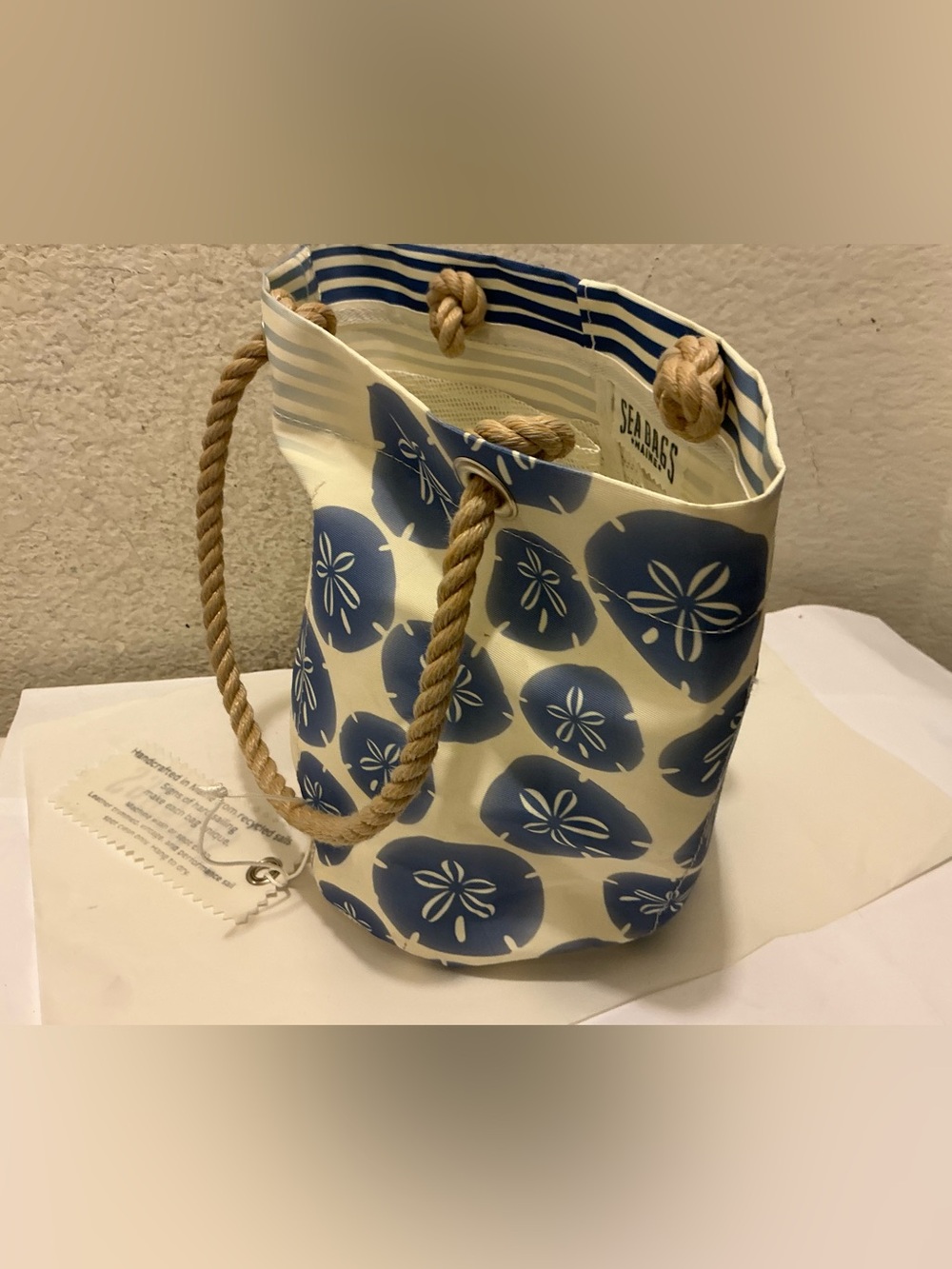 Sea Bags Blue & Cream Sand Dollar Rope-Handle Tote - Picture 3 of 12